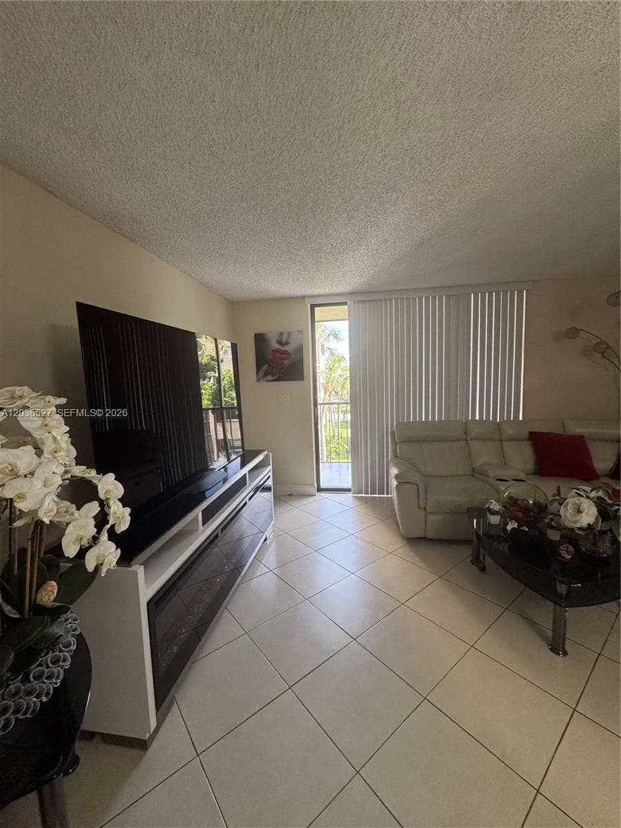 Fox Chase · #310 in Miami - Photo 10