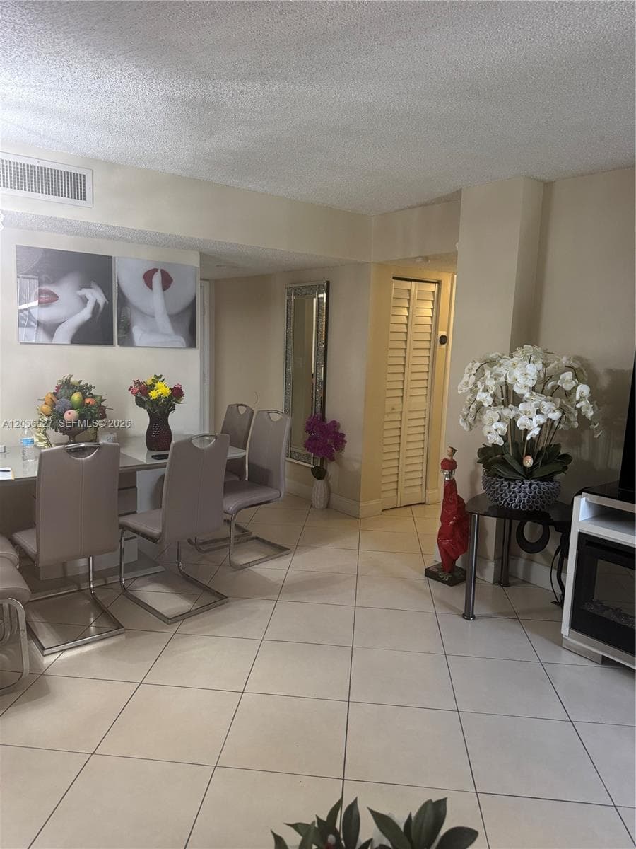 Fox Chase · #310 in Miami - Photo 11
