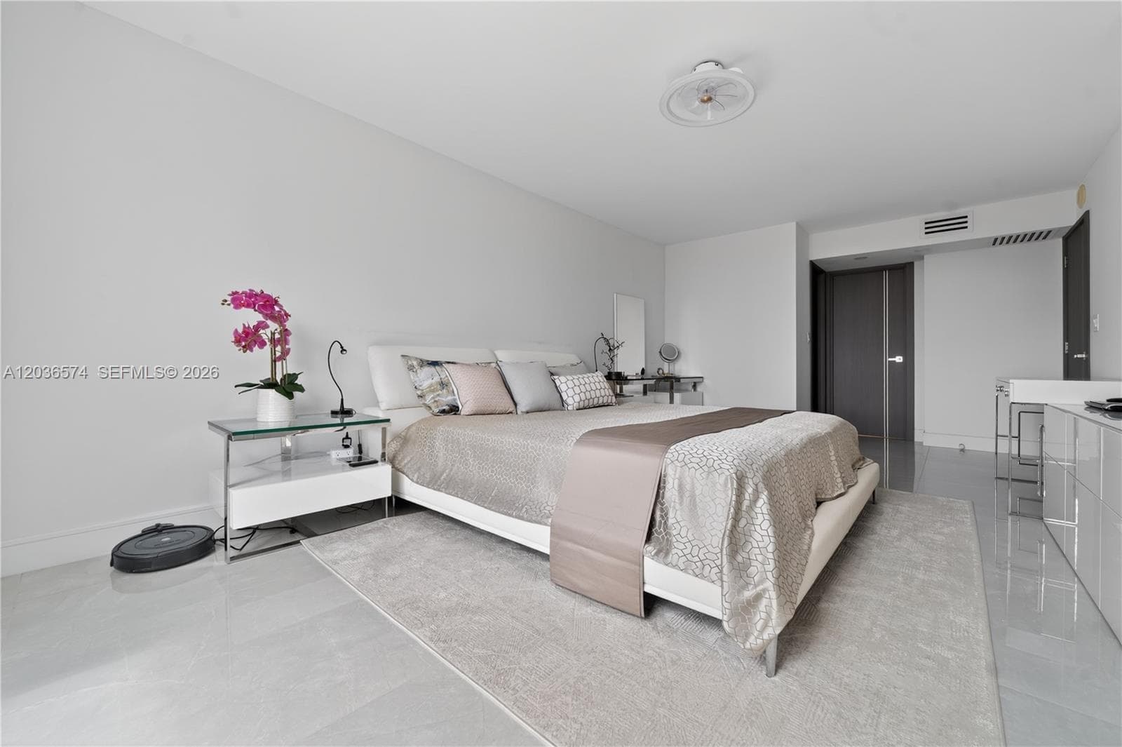 WINSTON TOWERS 400 · #818 in Sunny Isles Beach - Photo 27
