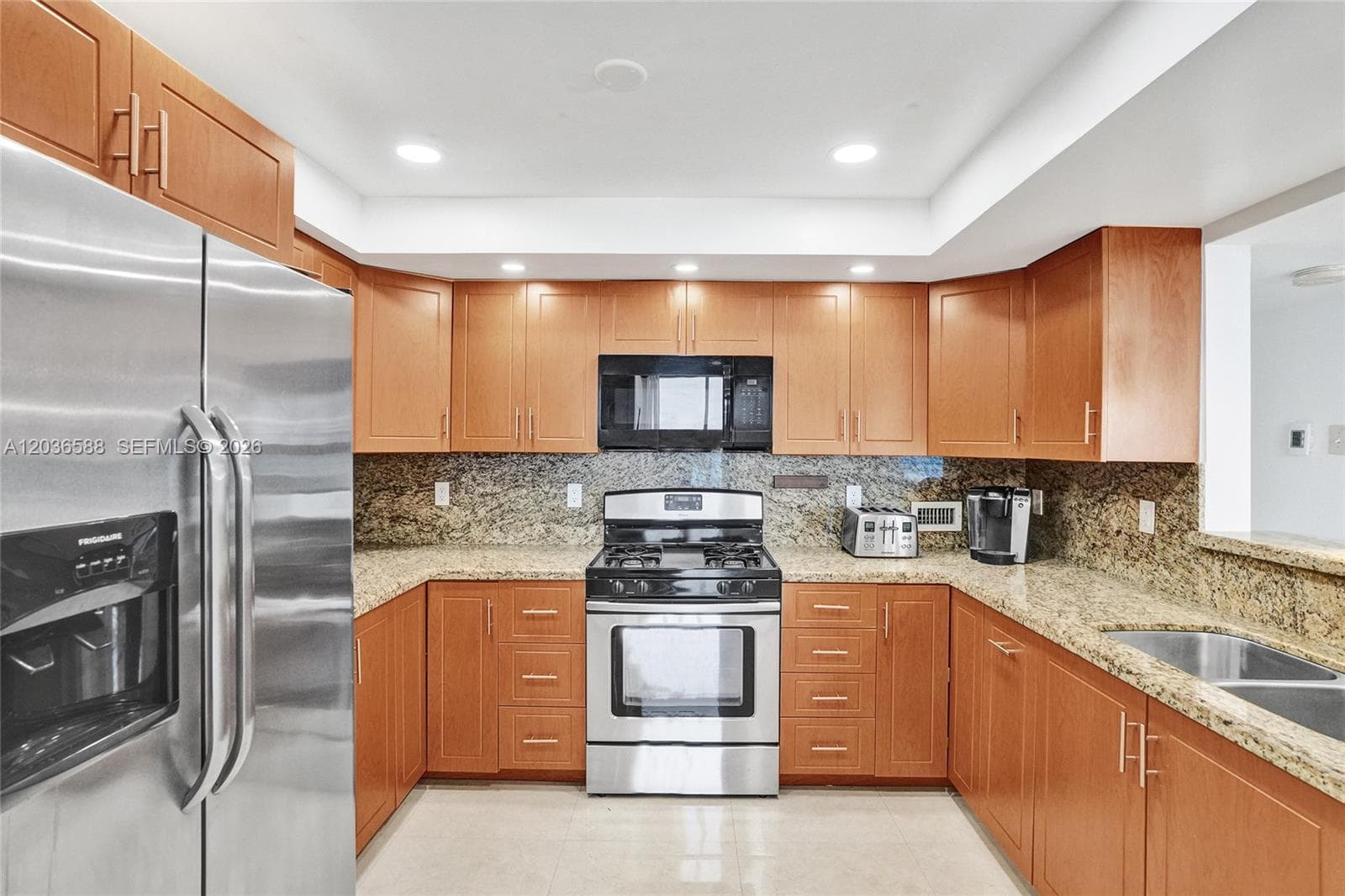 PARKER PLAZA CONDO ESTATE · #821 in Hallandale Beach - Photo 7