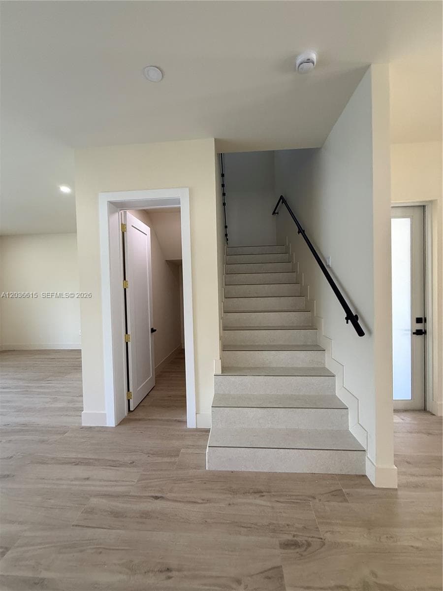 3326 Elizabeth St photo 17