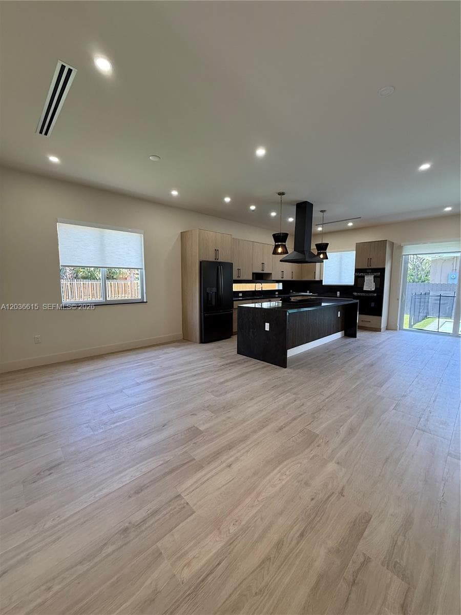 3326 Elizabeth St photo 16