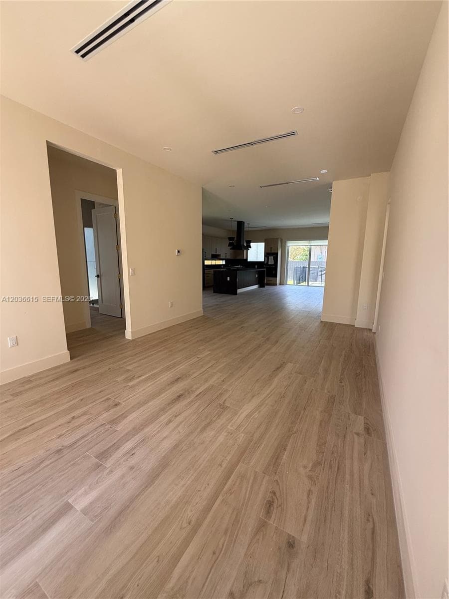 3326 Elizabeth St photo 7