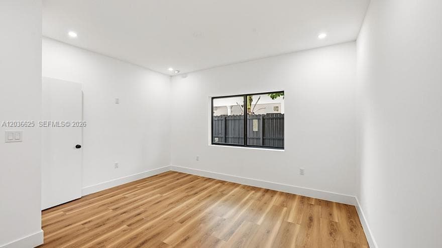 1140 NE 201st Ter photo 23
