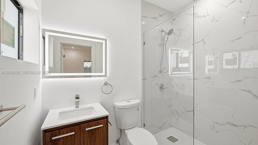 1140 NE 201st Ter photo 25