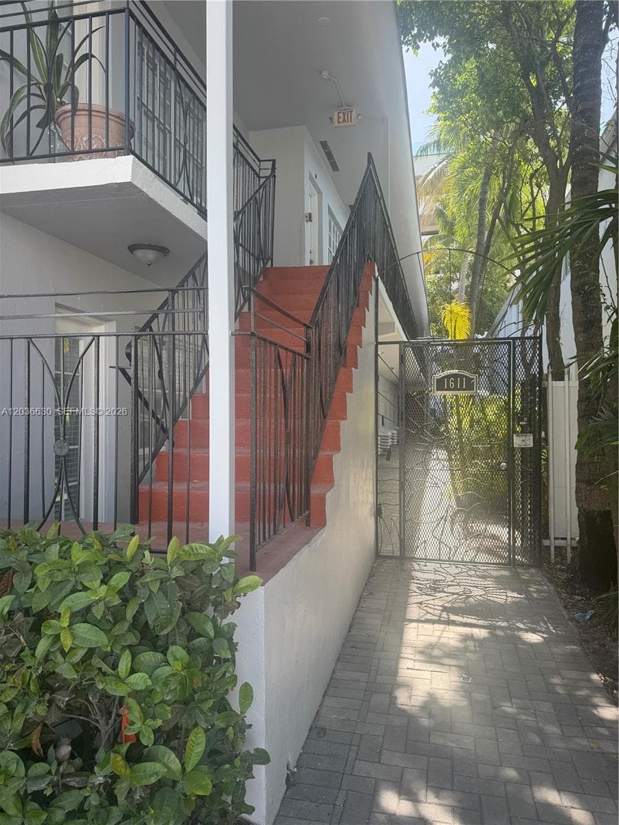 LINCOLN ROAD VILLAS EAST · #10 in Miami Beach - Photo 12