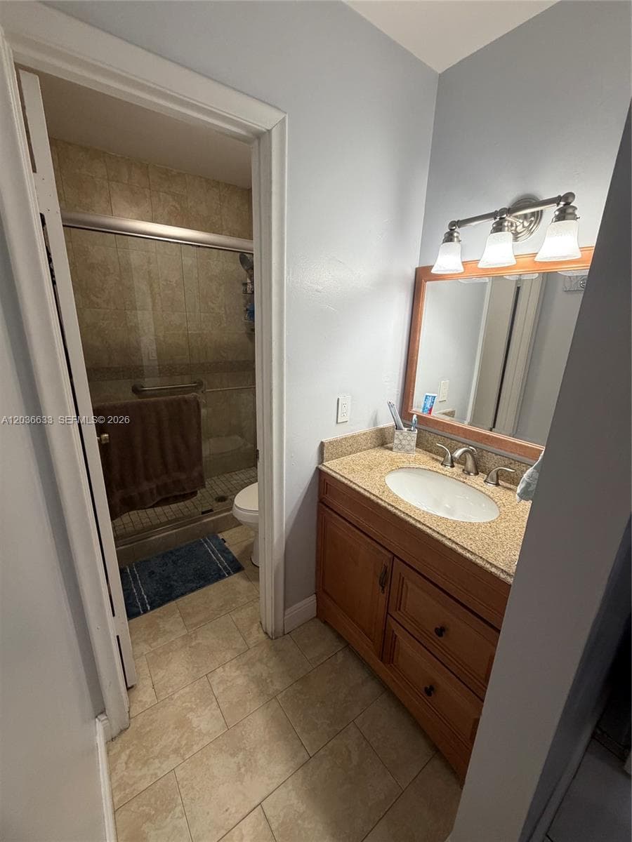 GROVES VILLAS · #5801 in Miami - Photo 6