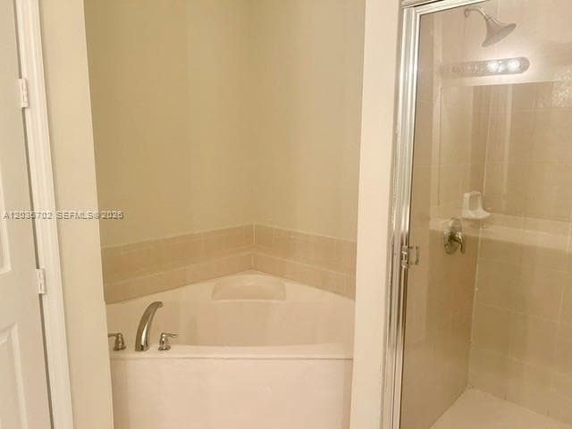 568 NE 35th Ave photo 16