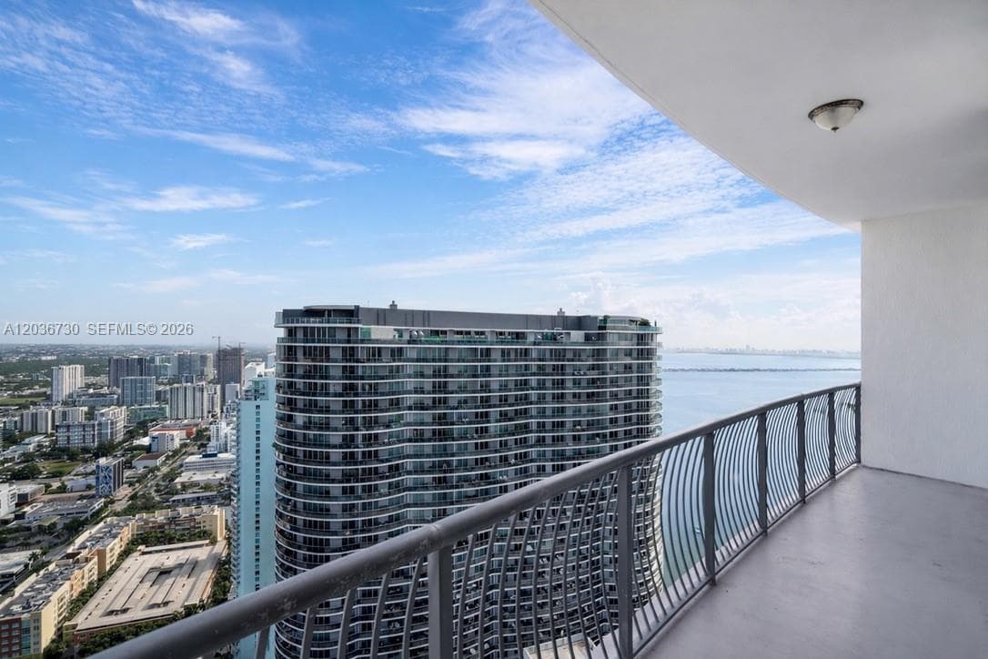Opera Tower · #3811 in Miami - Photo 4