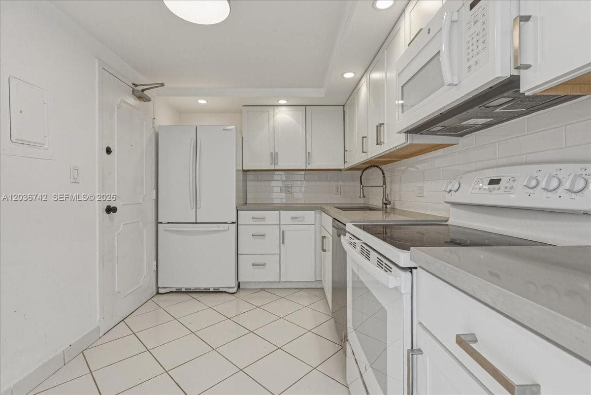 LONDON TOWERS · #404S in Bay Harbor Islands - Photo 15