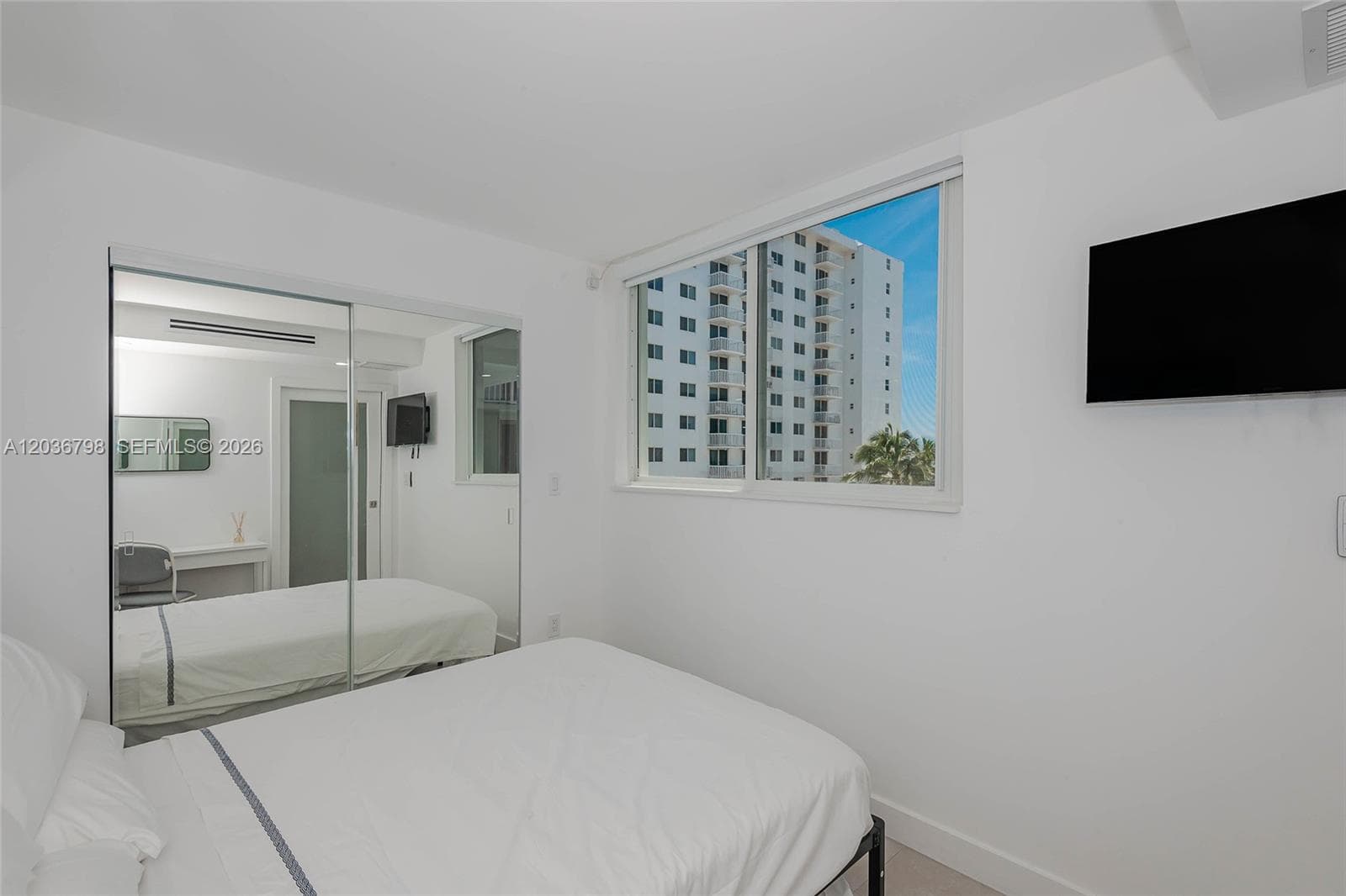 Ocean Point Condo · #326 in Miami Beach - Photo 16