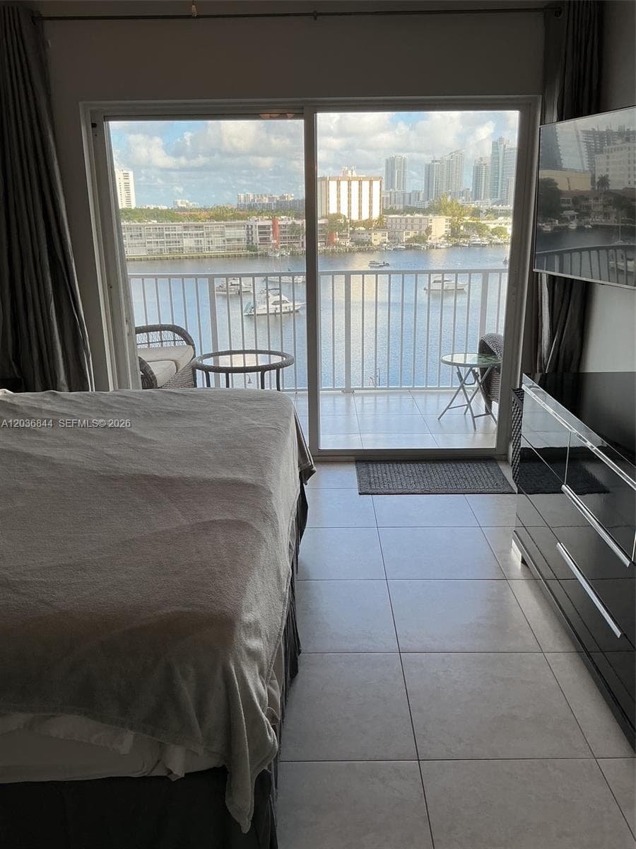 PARK LAYNE TOWERS CONDO · #55 in Hallandale Beach - Photo 21
