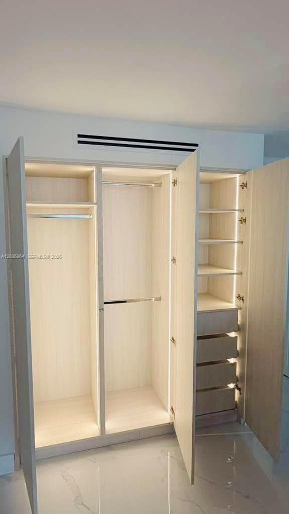 WINSTON TOWER 300 CONDO · #1612 in Sunny Isles Beach - Photo 11