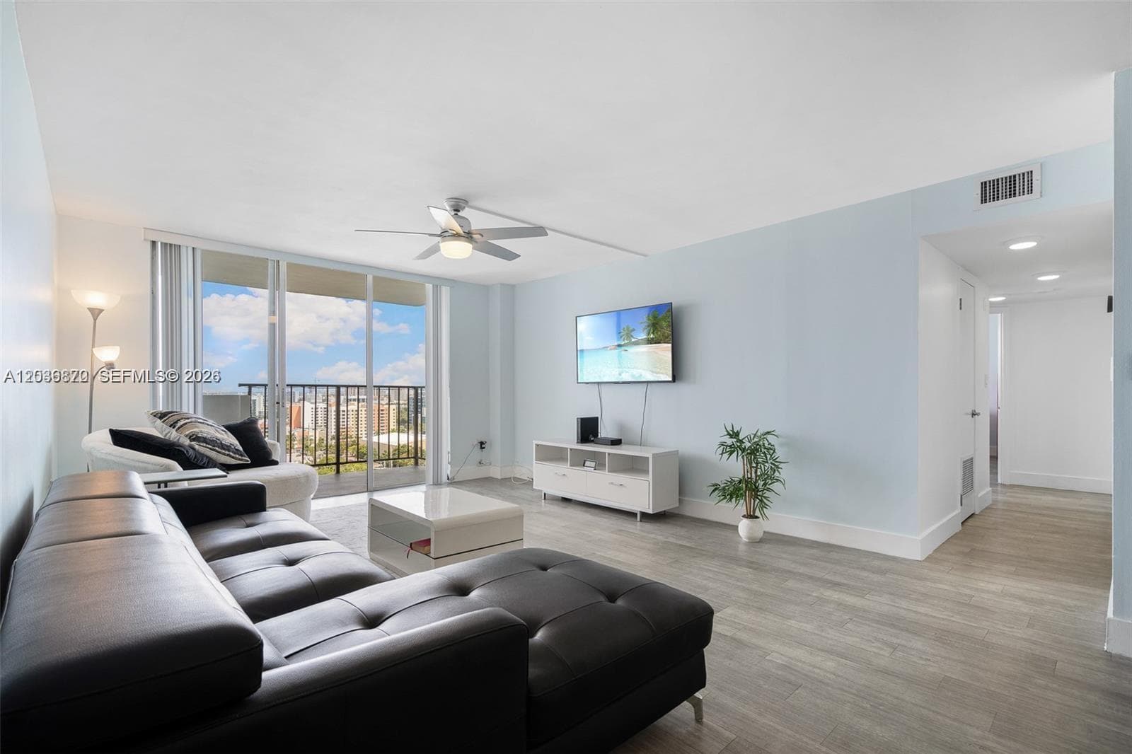 COMMODORE PLAZA CONDO · #2009 in Aventura - Photo 2