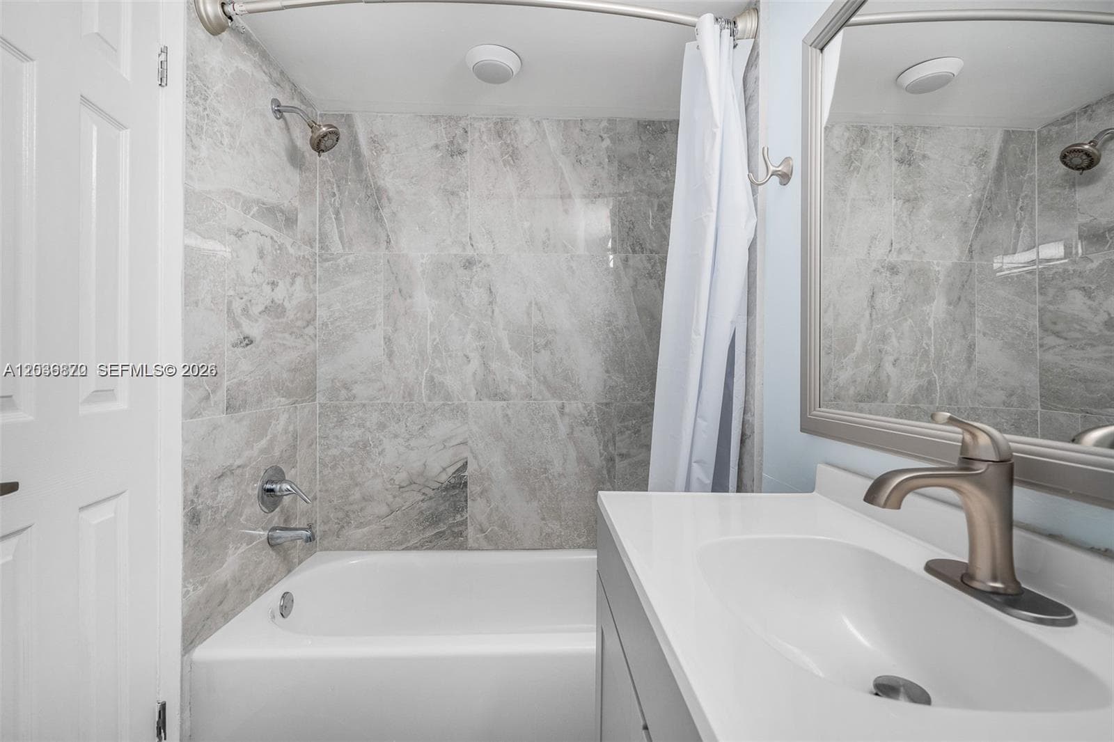 COMMODORE PLAZA CONDO · #2009 in Aventura - Photo 11