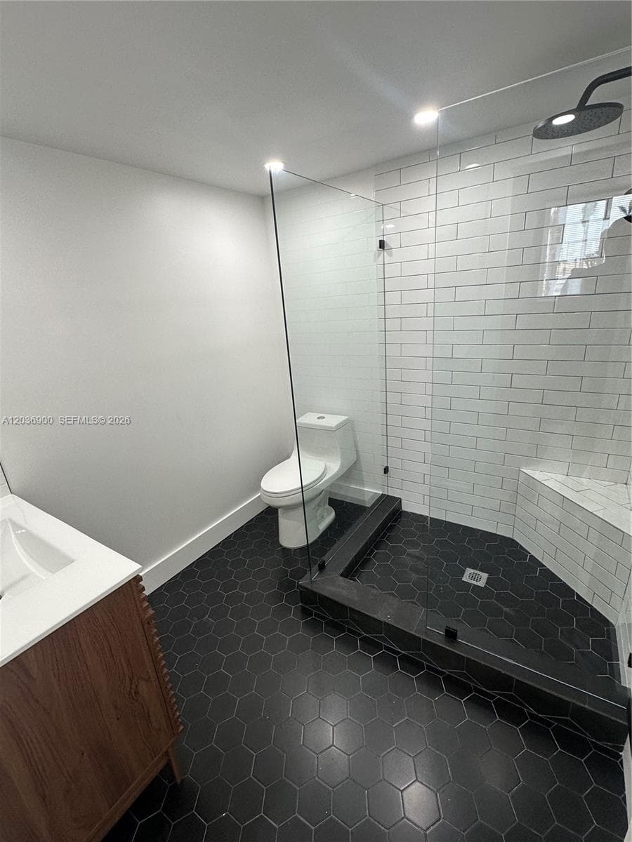 SAMARI LAKE EAST CONDO · #1158 in Hialeah Gardens - Photo 6