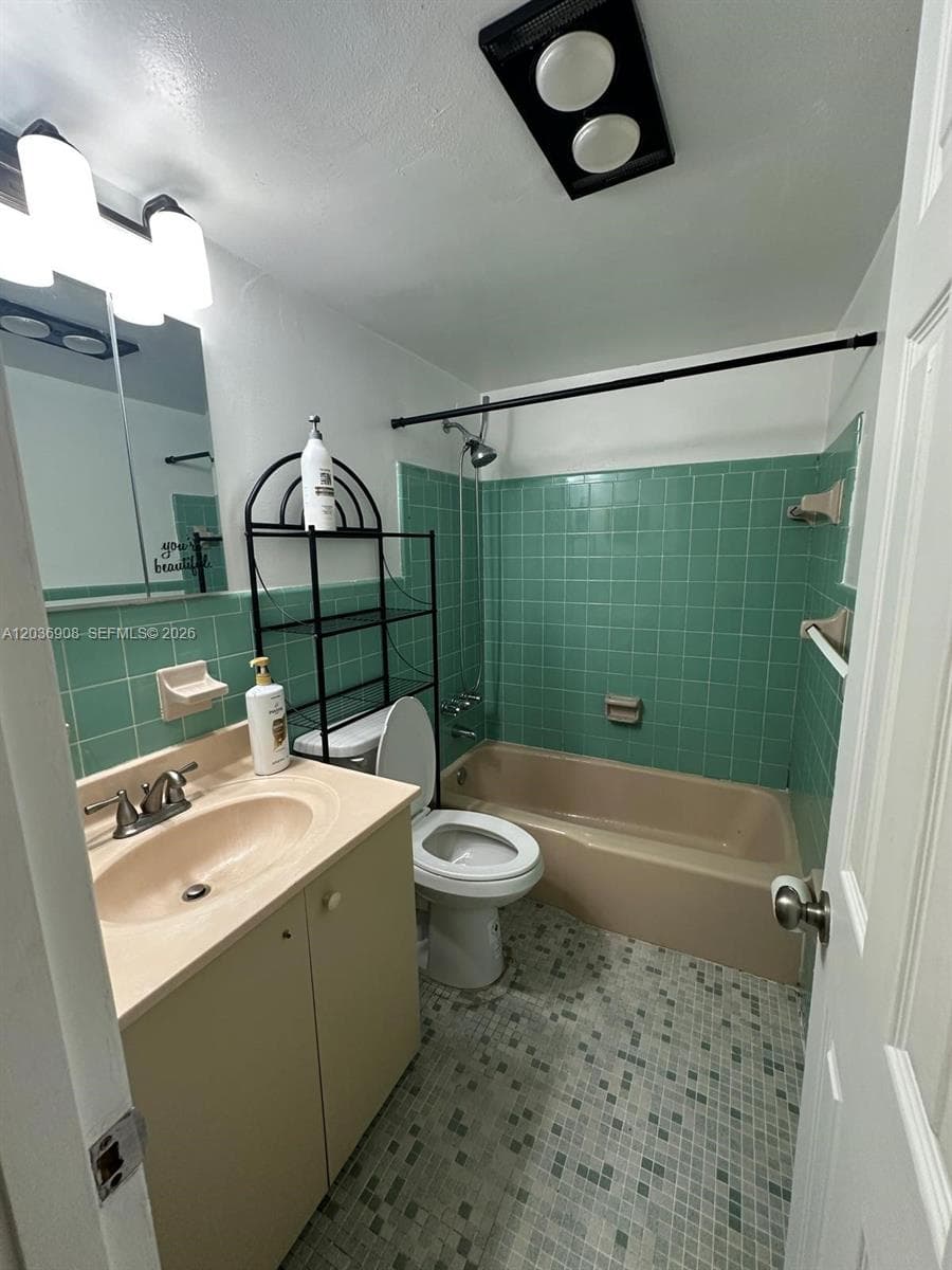 TOWN COLONY CONDO · #47A in Hollywood - Photo 20