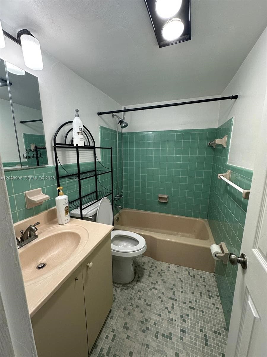 TOWN COLONY CONDO · #47A in Hollywood - Photo 21