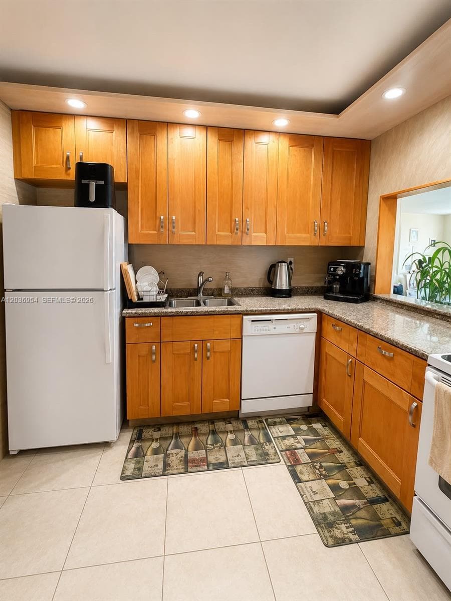 OCEANVIEW PARK CONDO · #505 in Hallandale Beach - Photo 7