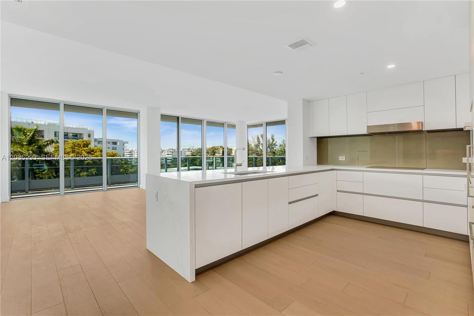 LA BAIA BAY HARBOR ISLAND · #512 in Bay Harbor Islands - Photo 3