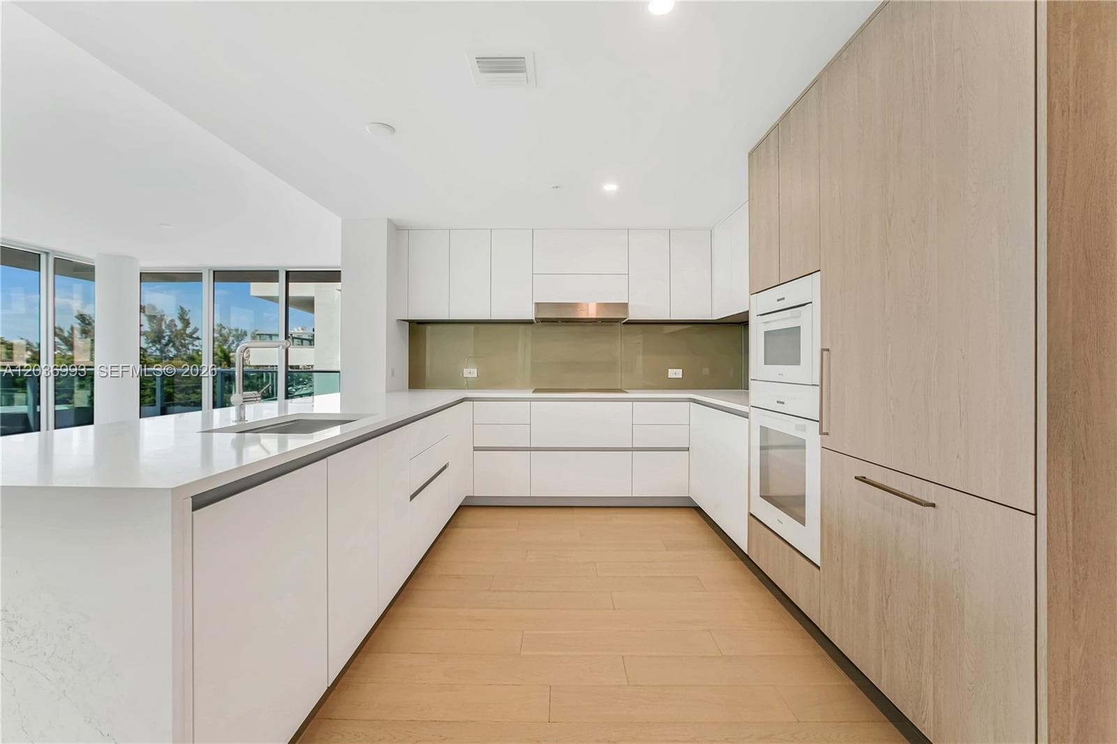LA BAIA BAY HARBOR ISLAND · #512 in Bay Harbor Islands - Photo 4