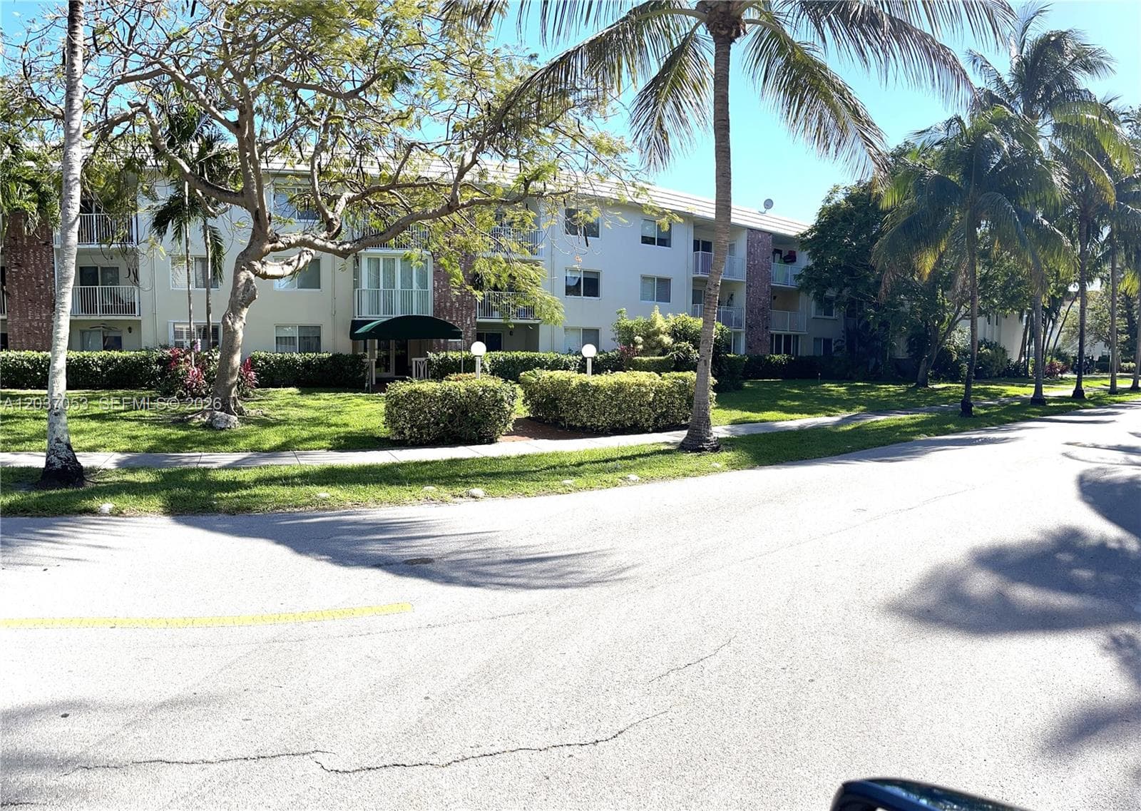 240 Galen · #214 in Key Biscayne - Photo 2
