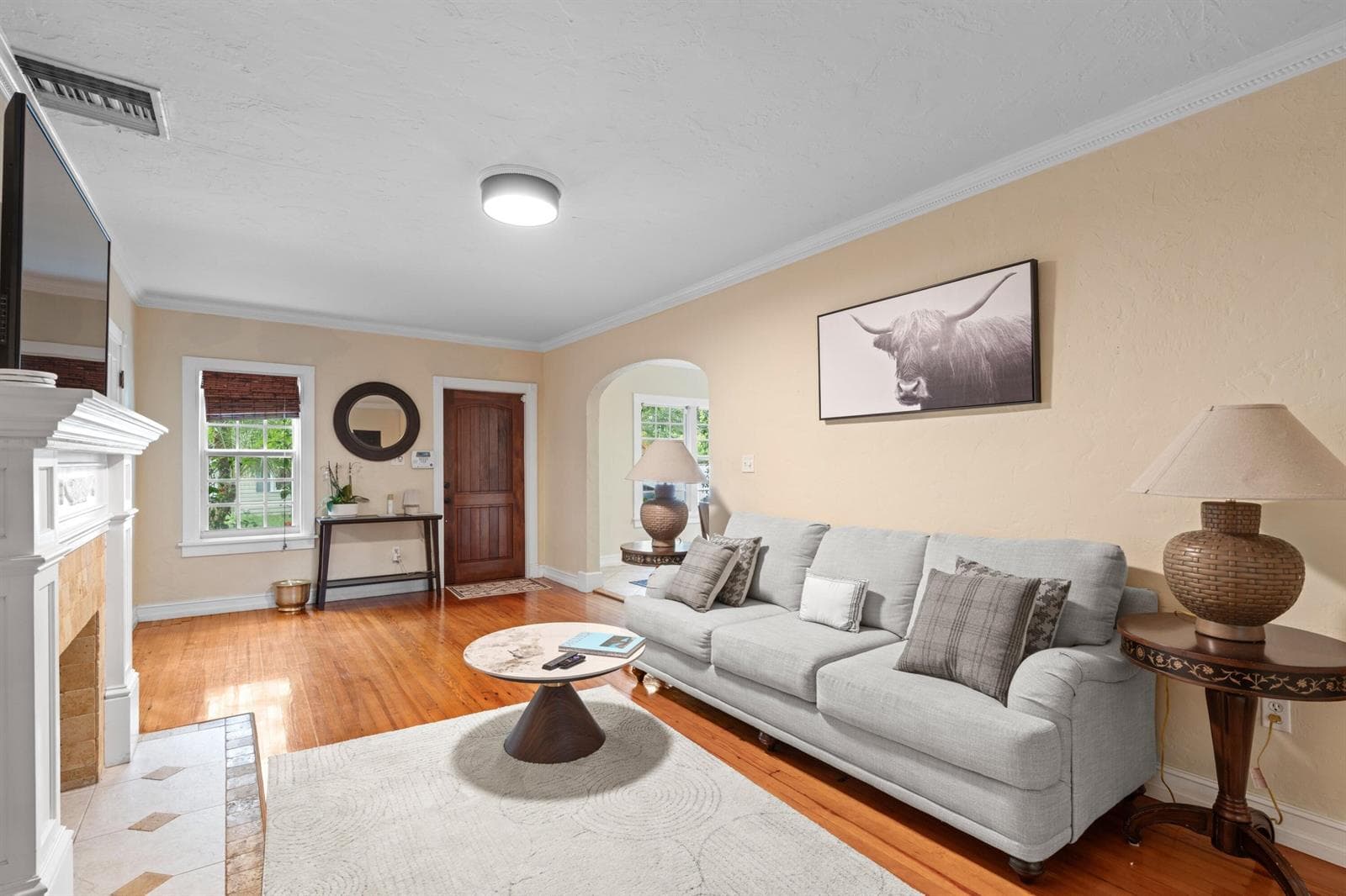 5 - Living Room
