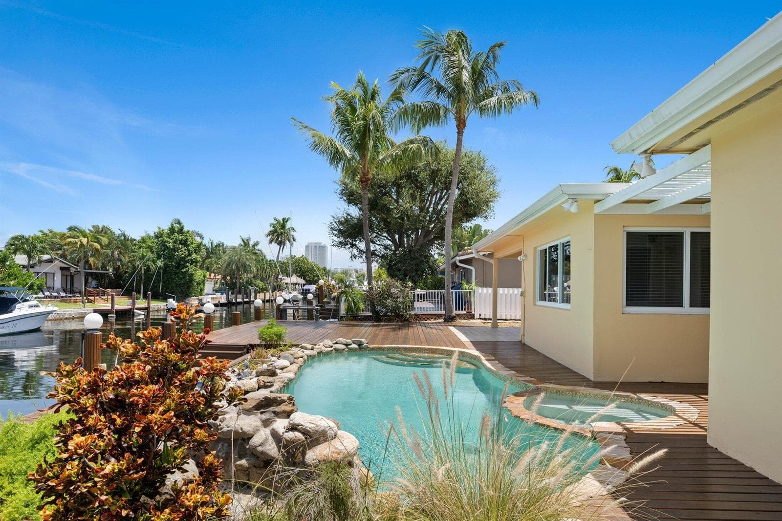 2255 SE 12th St Pompano Beach-40