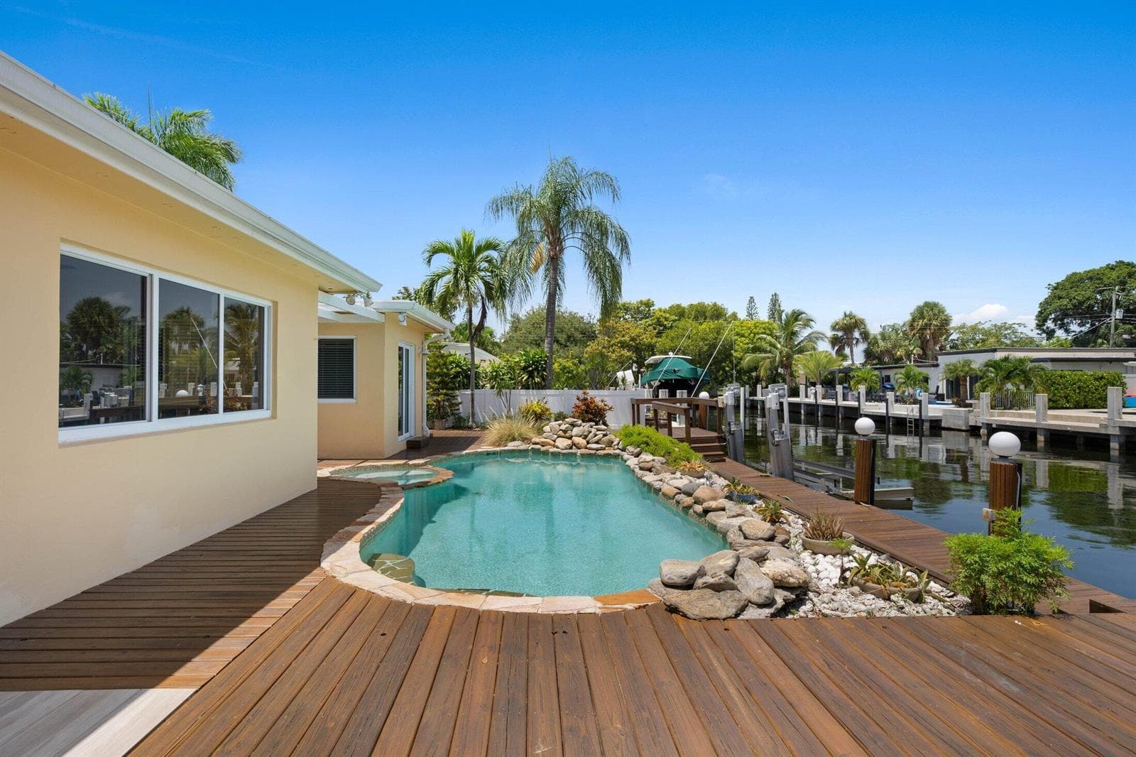 2255 SE 12th St Pompano Beach-32