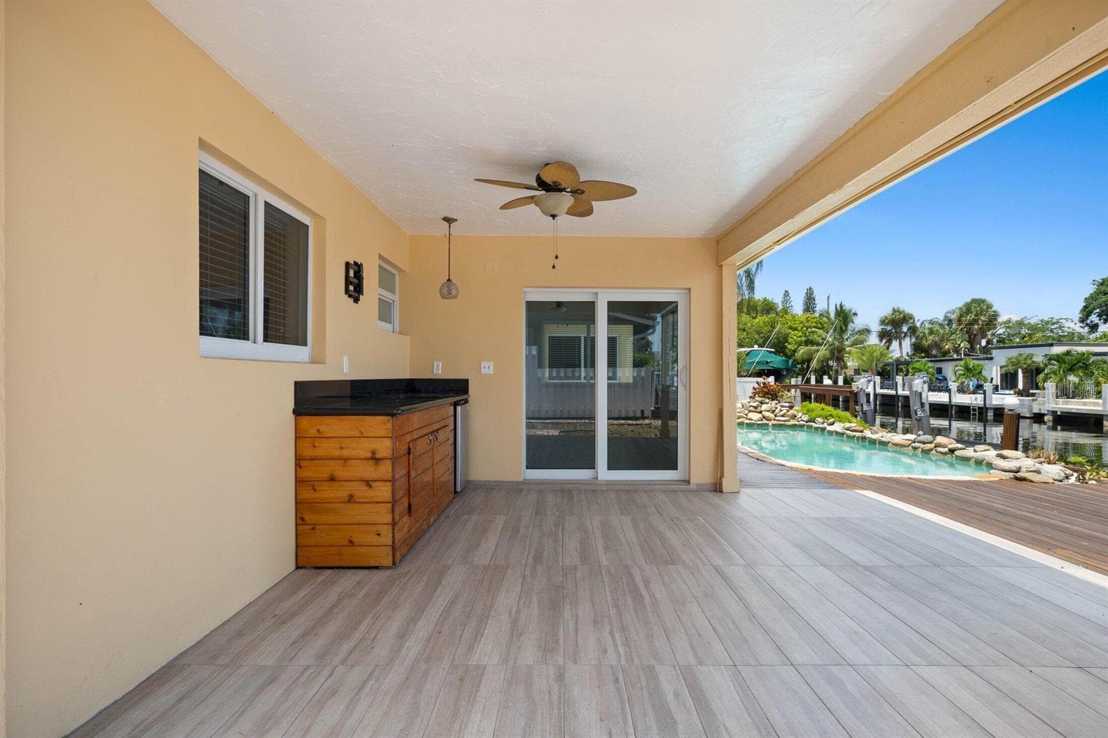 2255 SE 12th St Pompano Beach-17