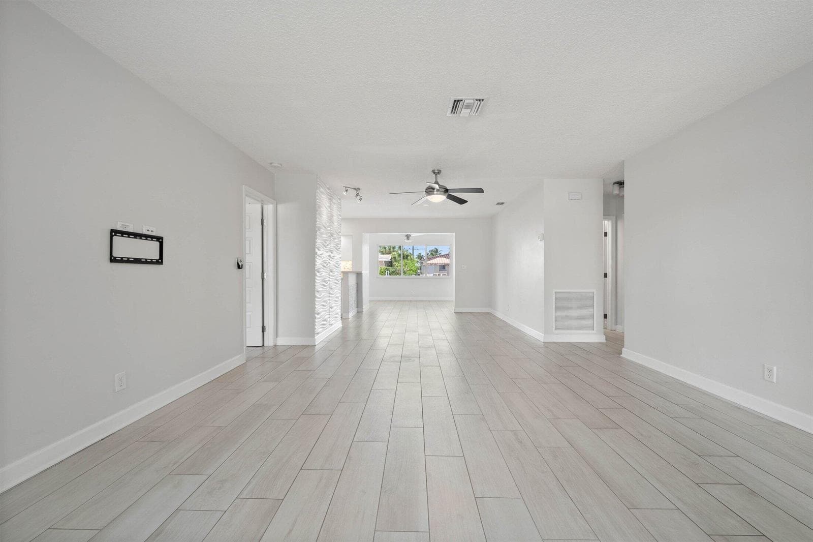 2255 SE 12th St Pompano Beach-14