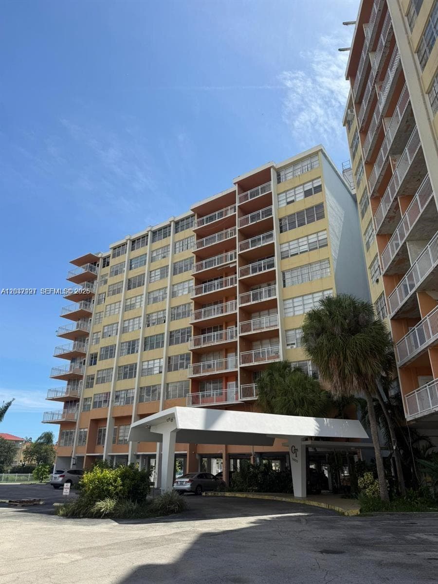 CRESTVIEW TOWERS CONDO · #507 in North Miami Beach - Photo 8
