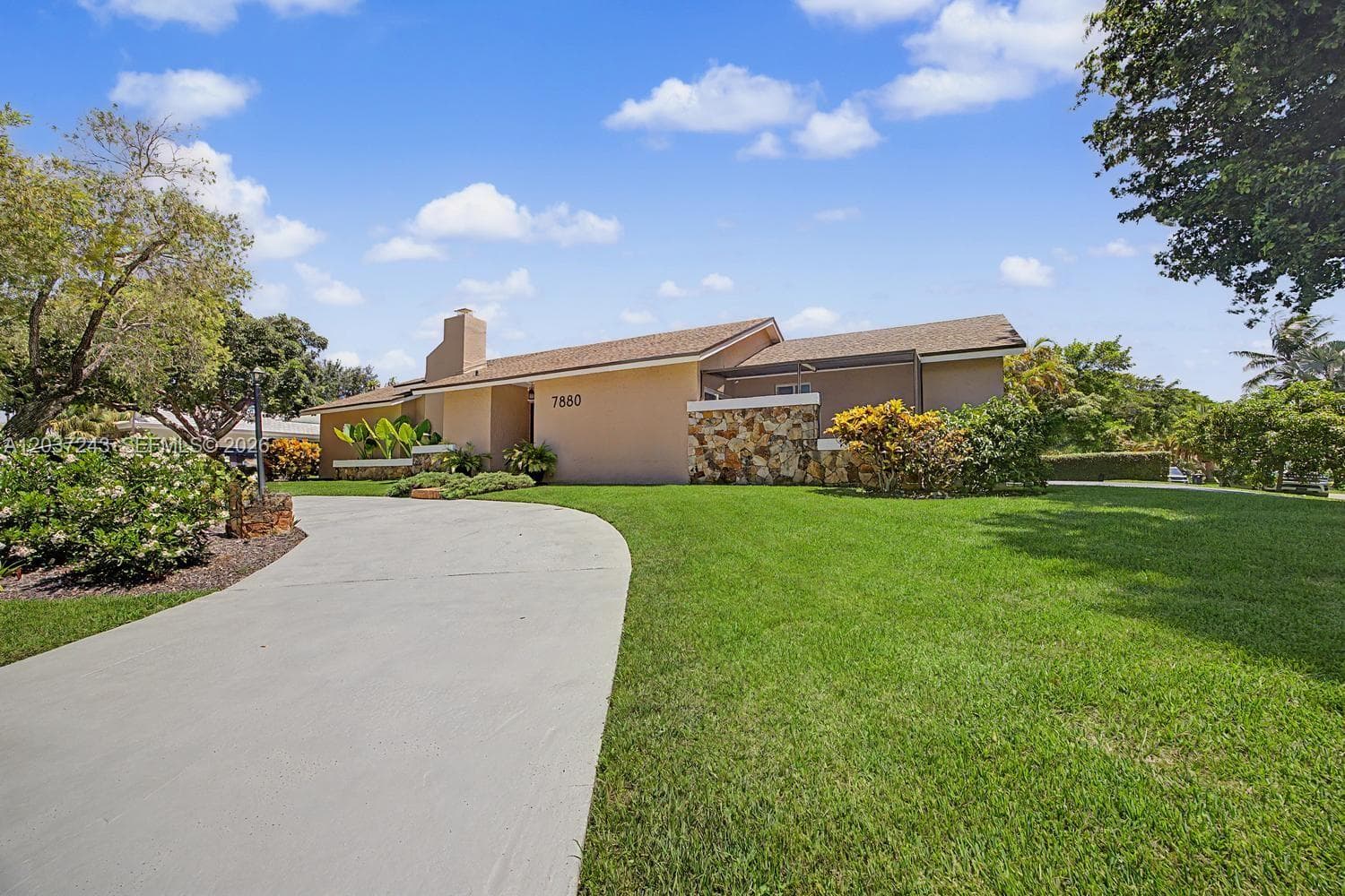 7880 SW 180th Ter photo 3