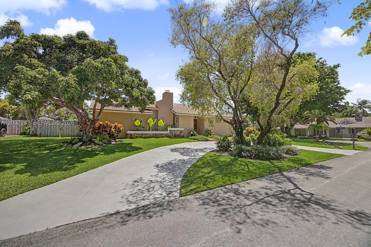7880 SW 180th Ter photo 5