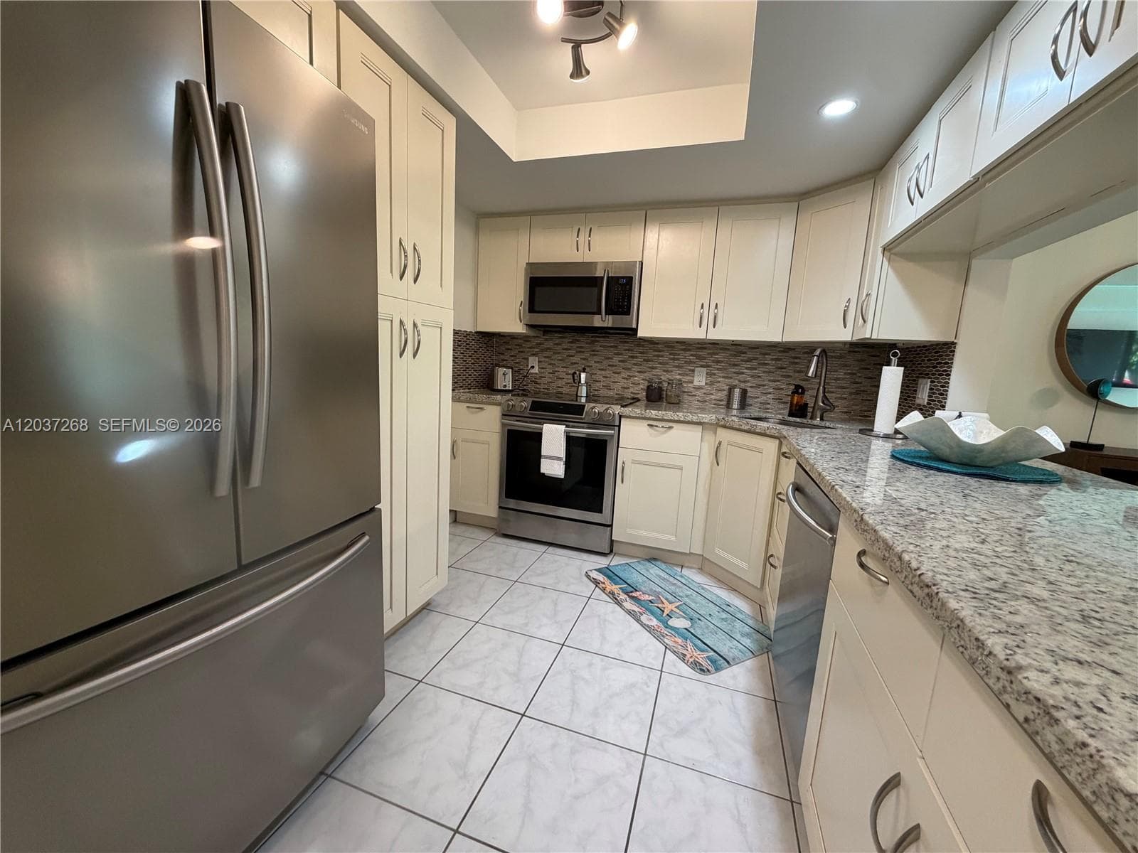 ROCAILLE CONDO APTS · #208 in Lauderdale By The Sea - Photo 7