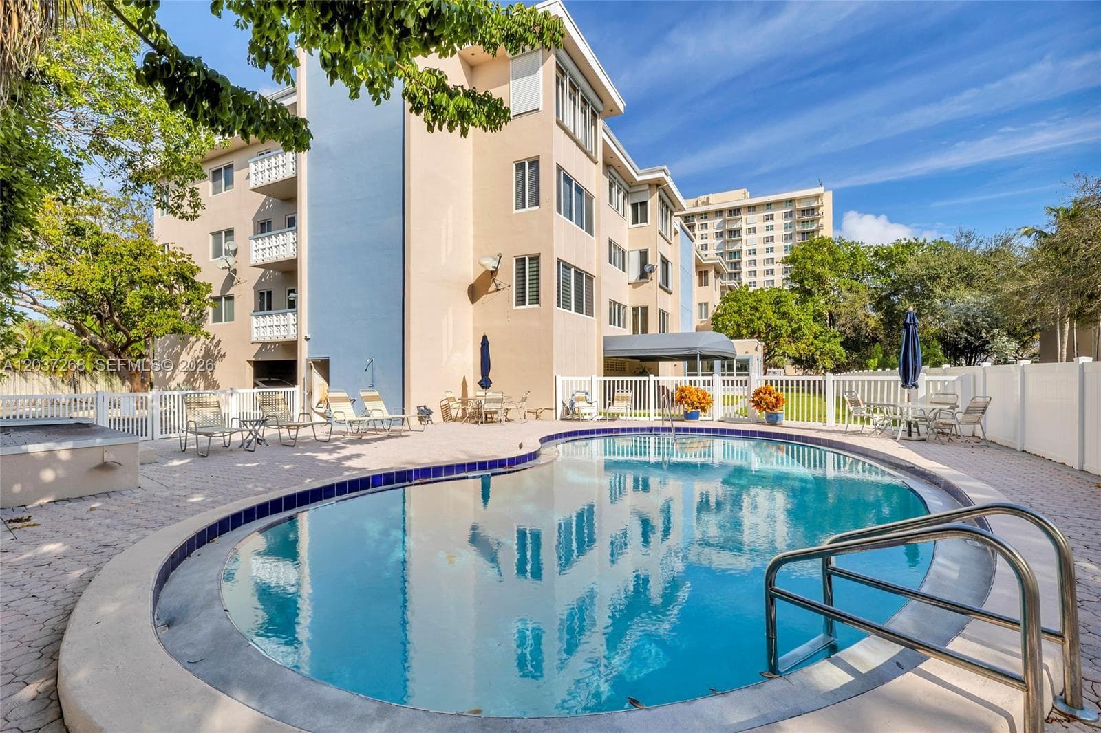 ROCAILLE CONDO APTS · #208 in Lauderdale By The Sea - Photo 20