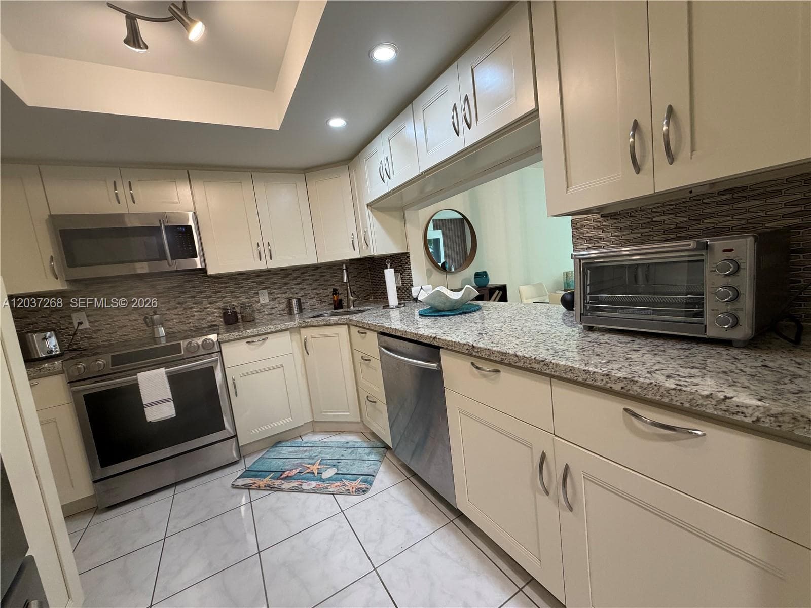 ROCAILLE CONDO APTS · #208 in Lauderdale By The Sea - Photo 8