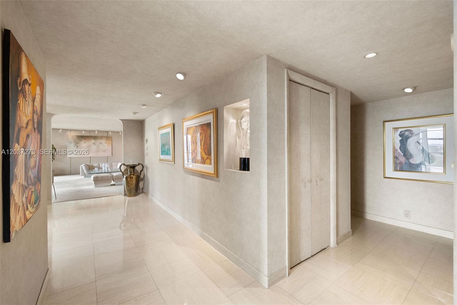 TOWERHOUSE CONDO · #1401 in Miami Beach - Photo 12