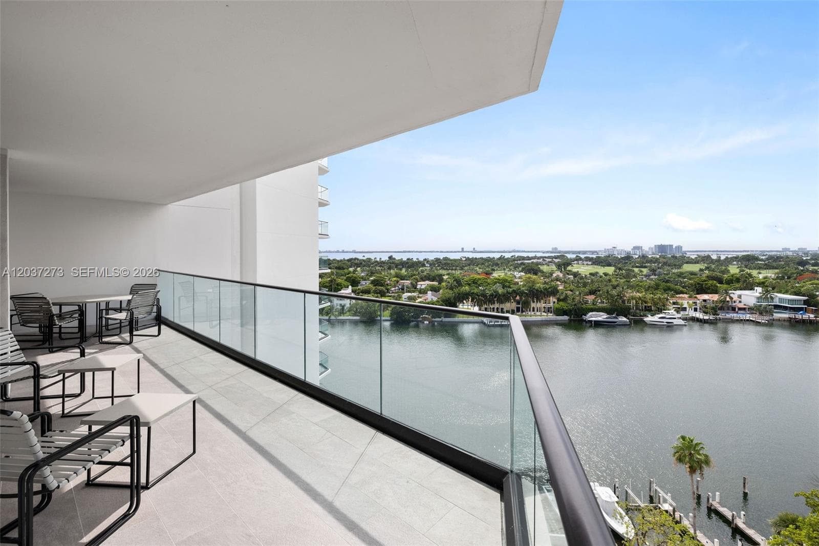 TOWERHOUSE CONDO · #1401 in Miami Beach - Photo 1