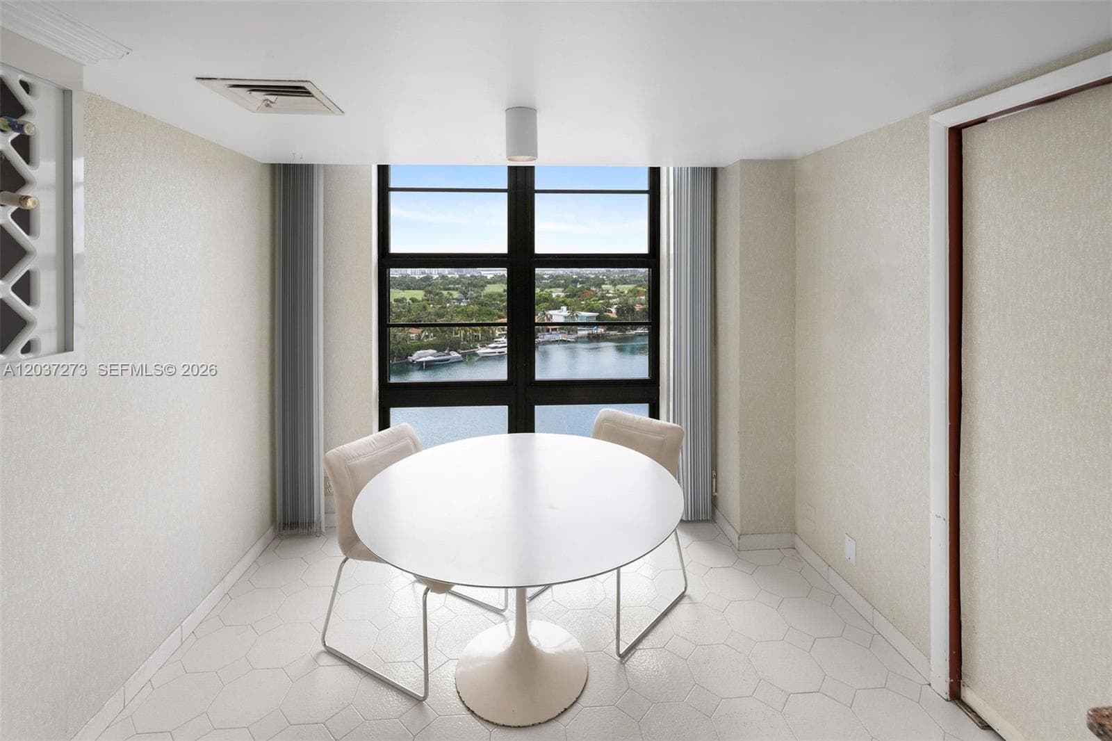 TOWERHOUSE CONDO · #1401 in Miami Beach - Photo 10