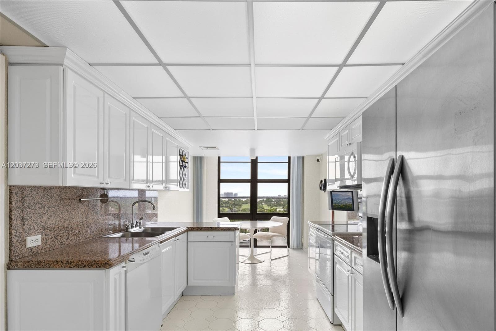 TOWERHOUSE CONDO · #1401 in Miami Beach - Photo 8