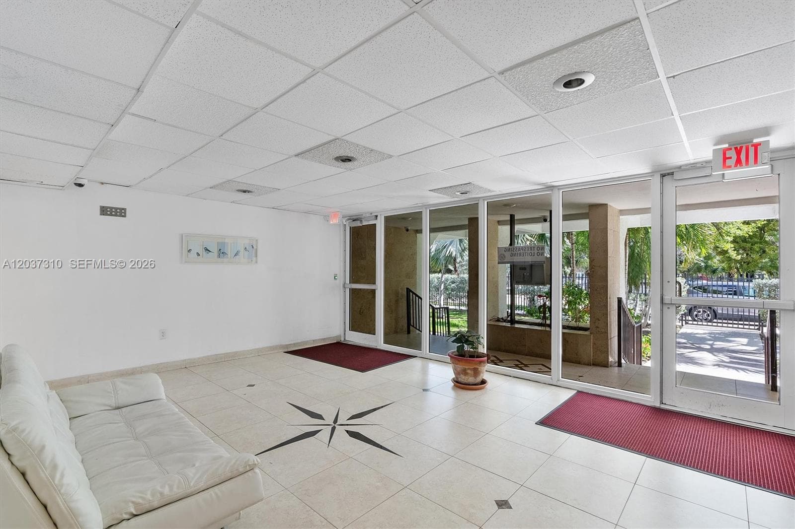 CARIBBEAN BREEZE CONDO · #158 in Sunny Isles Beach - Photo 2