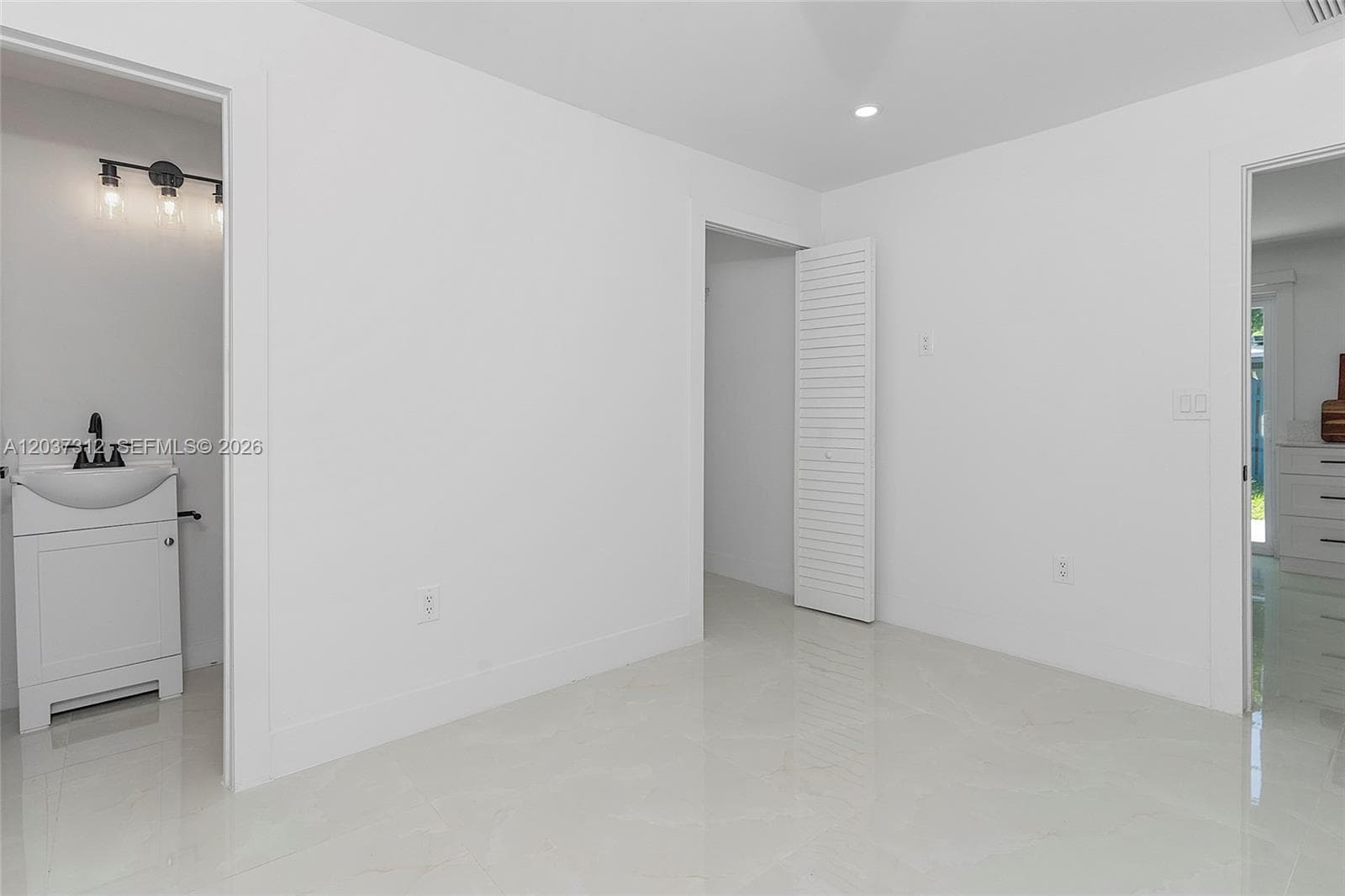 1473 NE 30th Ct photo 30