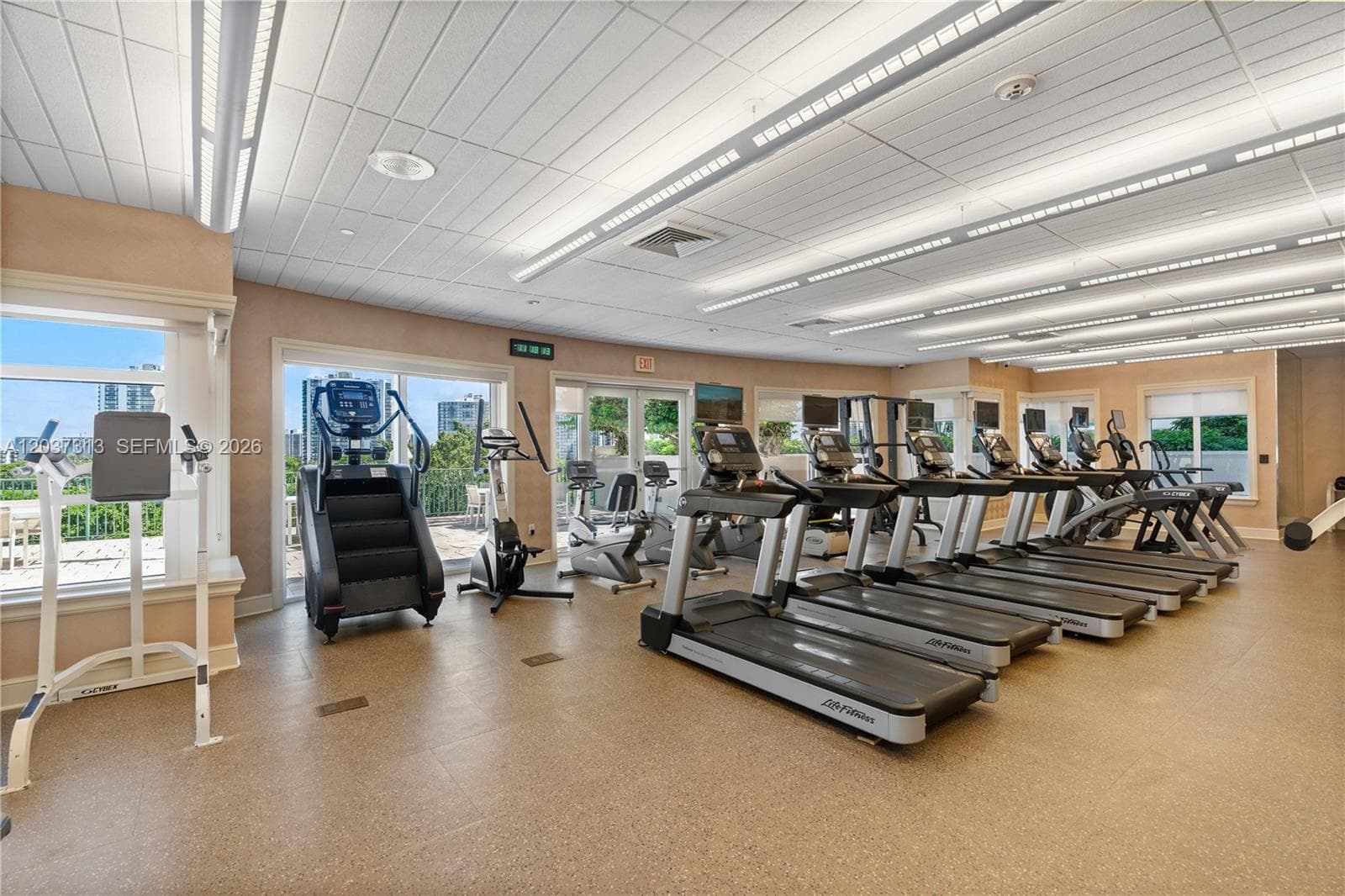 TURNBERRY VLG · #306 in Aventura - Photo 37