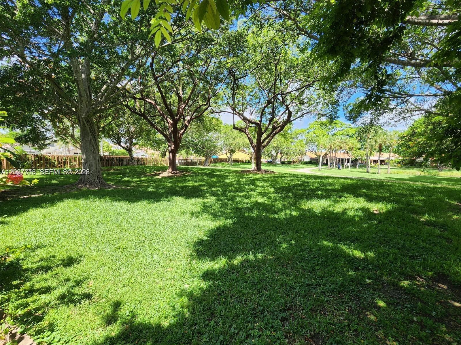 15561 SW 110th Ter photo 13
