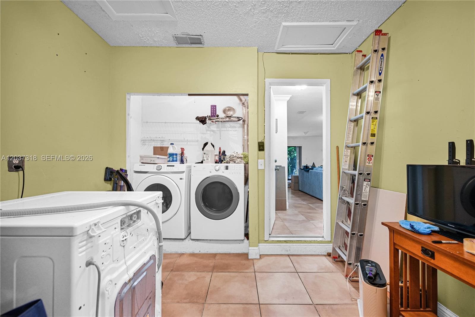 15561 SW 110th Ter photo 33