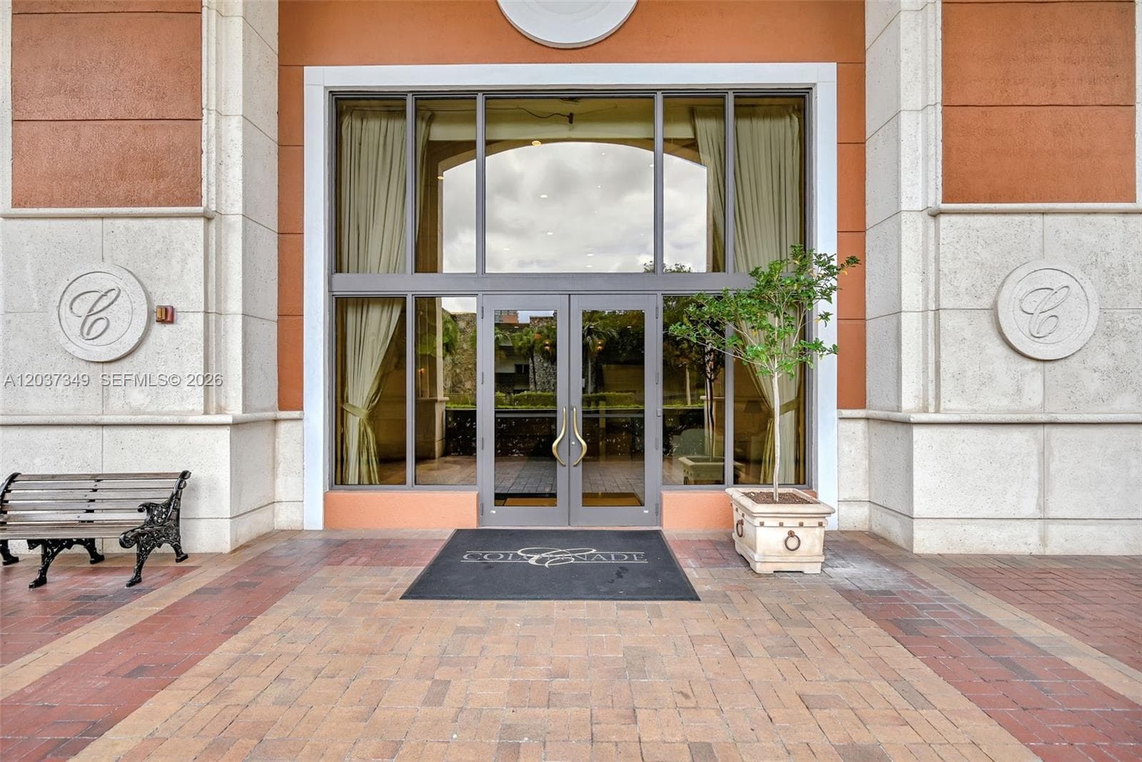 COLONNADE · #905 in Miami - Photo 5