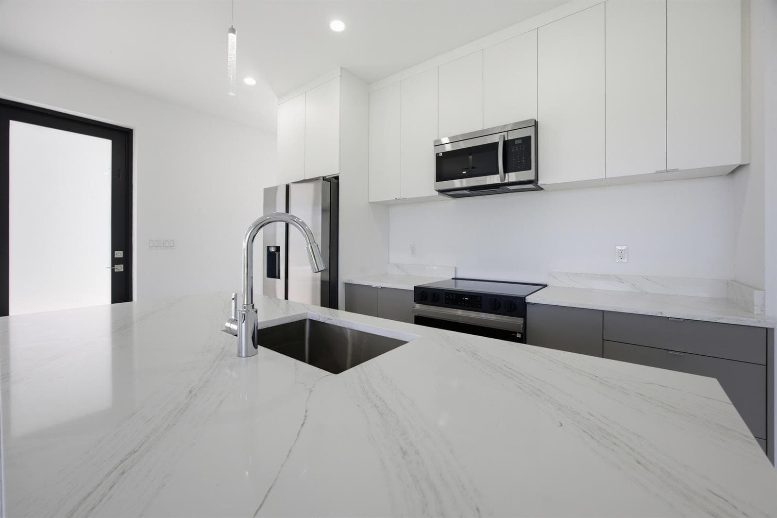 5_diningkitchen2
