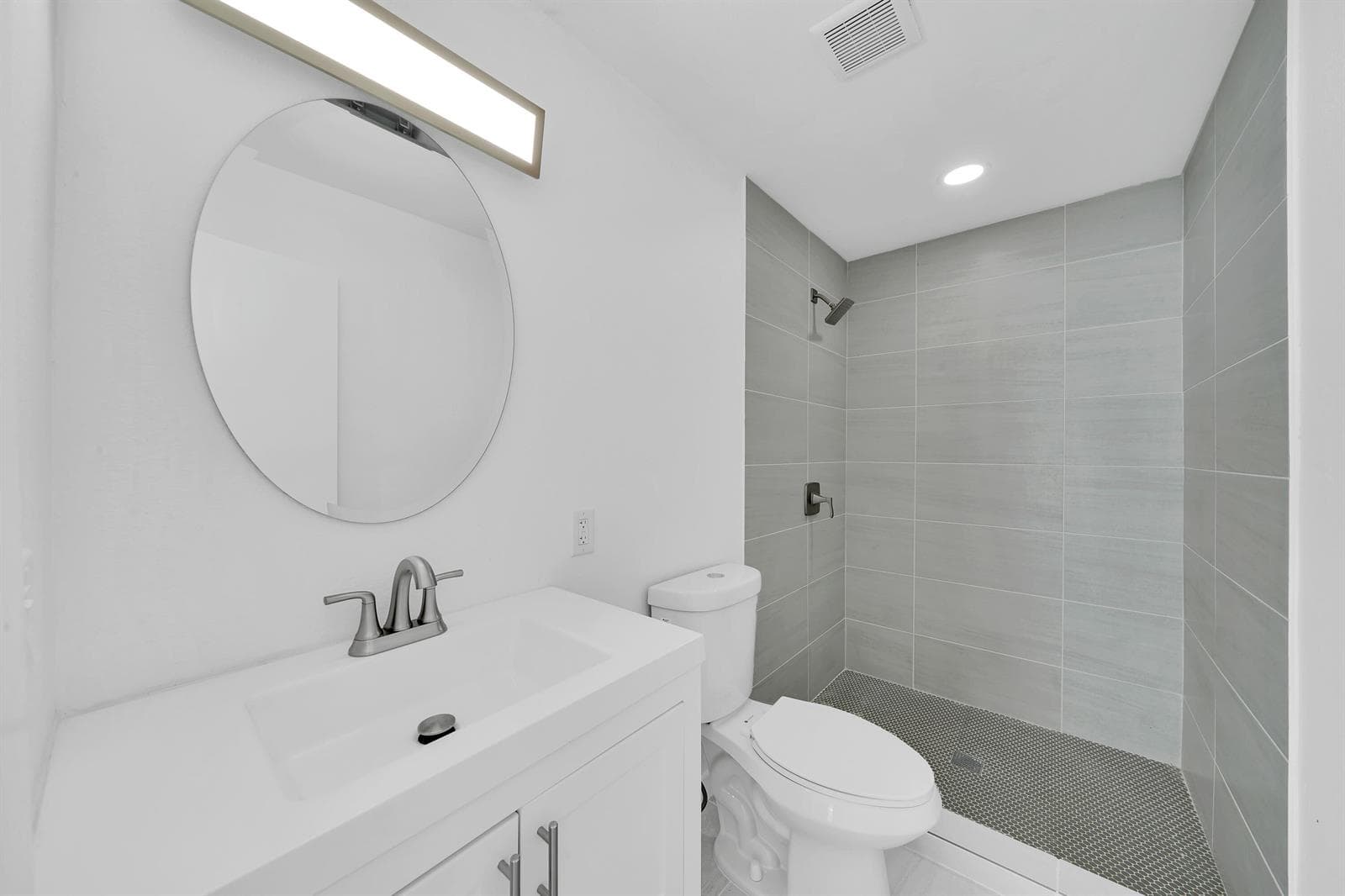 12 Master Bathroom (1)