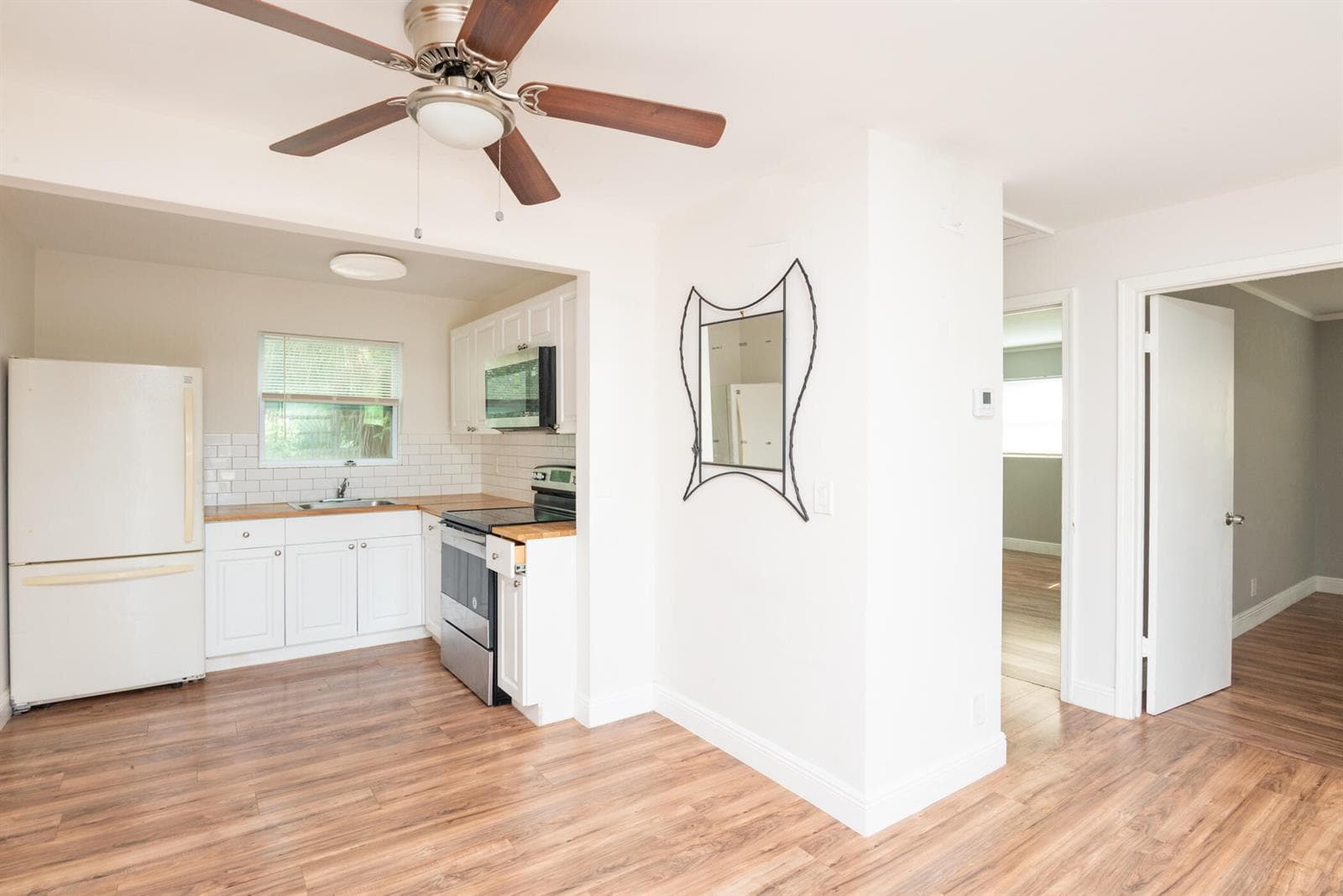© Clark-715 N Swinton Ave. 2b-003